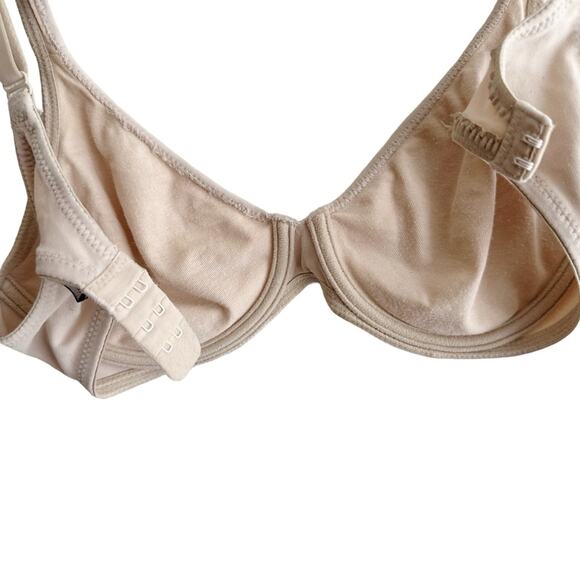 Victoria’s Secret Body by Victoria Full Coverage Underwire Bra - Picture 5 of 6